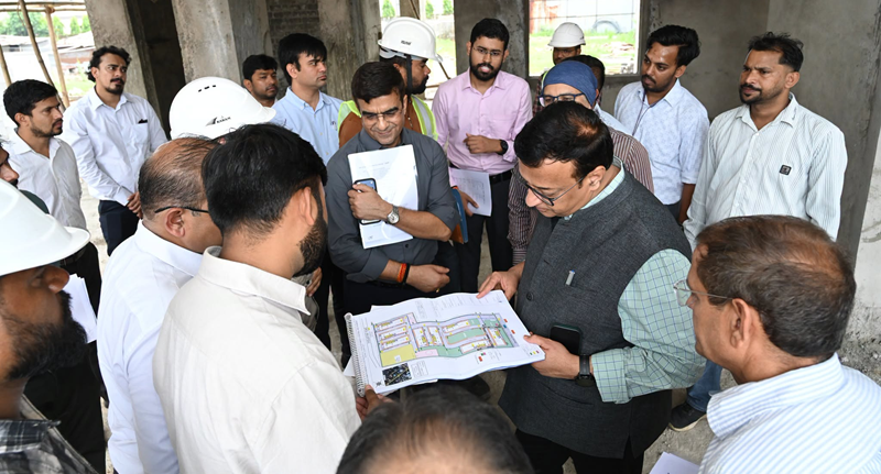 MPIDC: DIPIP ACS Neeraj Mandloi visits key projects at Mandideep